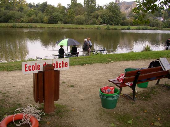 ECOLE DE PECHE DE BETTON